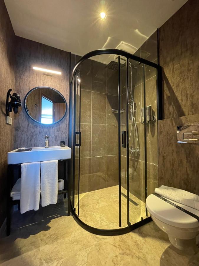 Weingart Port Seaside Hotell Istanbul Exteriör bild
